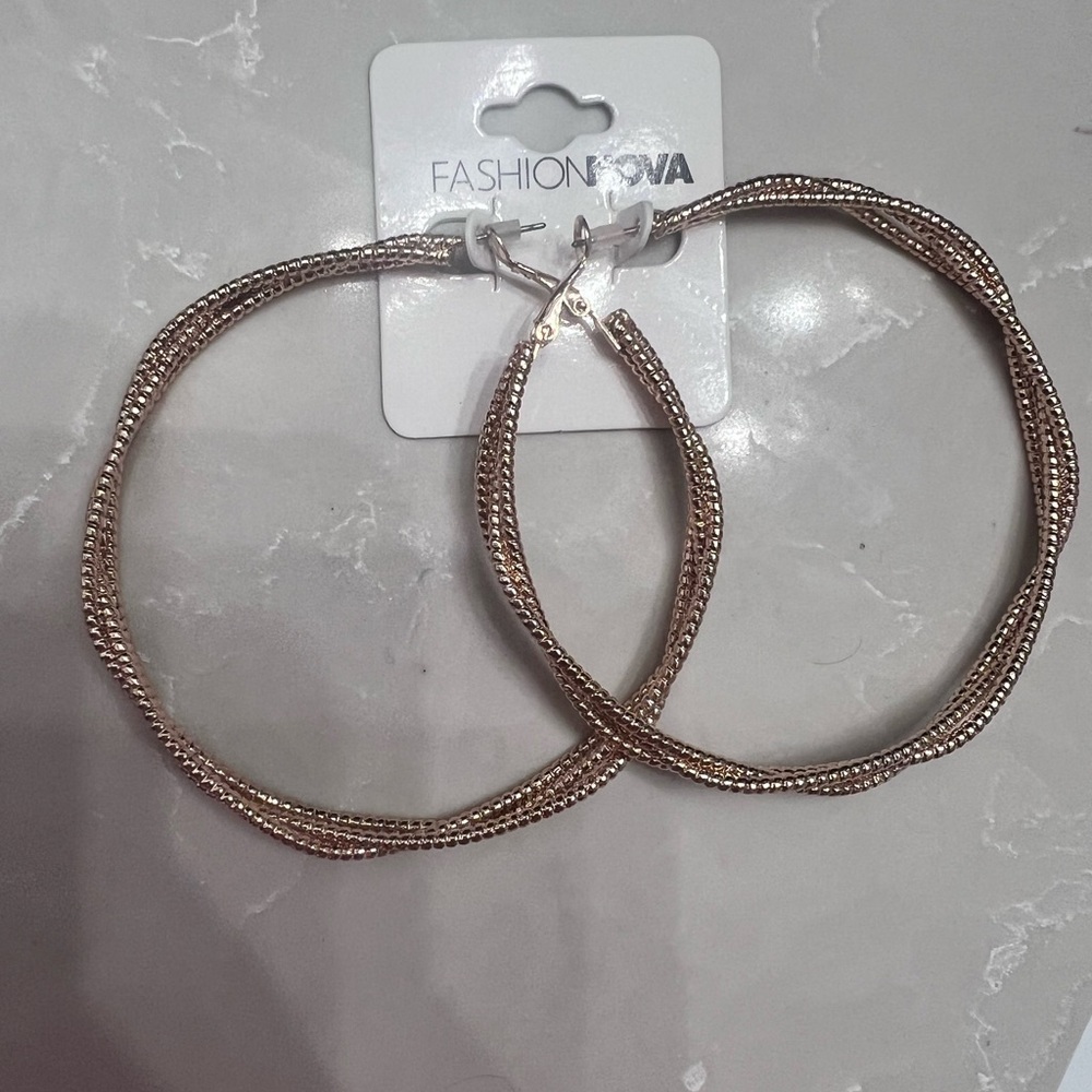 Fashion Nova Textured Gold Hoop Earrings‎
